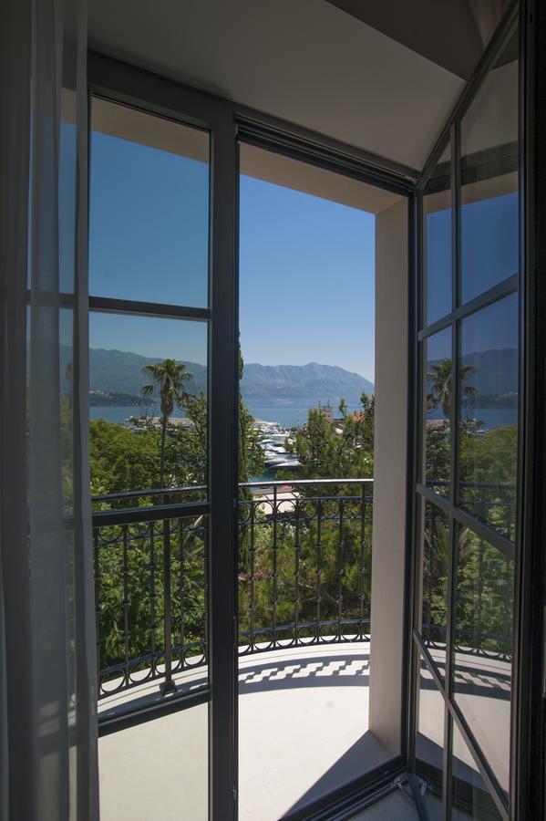 Hotel Majestic Budva Exterior photo